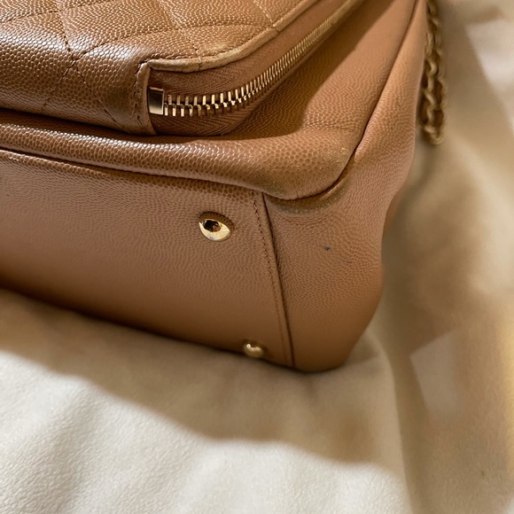 ❌SOLD❌Authentic Chanel Business Affinity Tote Large - Picture 6 of 15